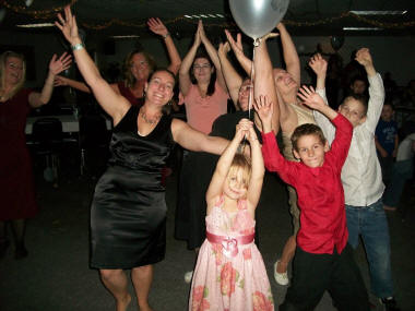 DJWOZ.com Dancing